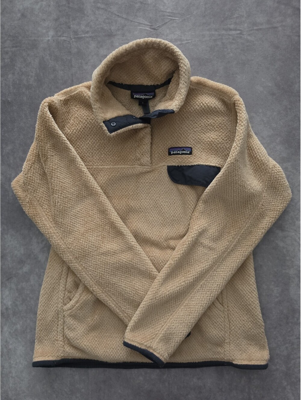 Patagonia Women's Small Lightweight Synchilla Snap-T Fleece Beige/Orange Sweater